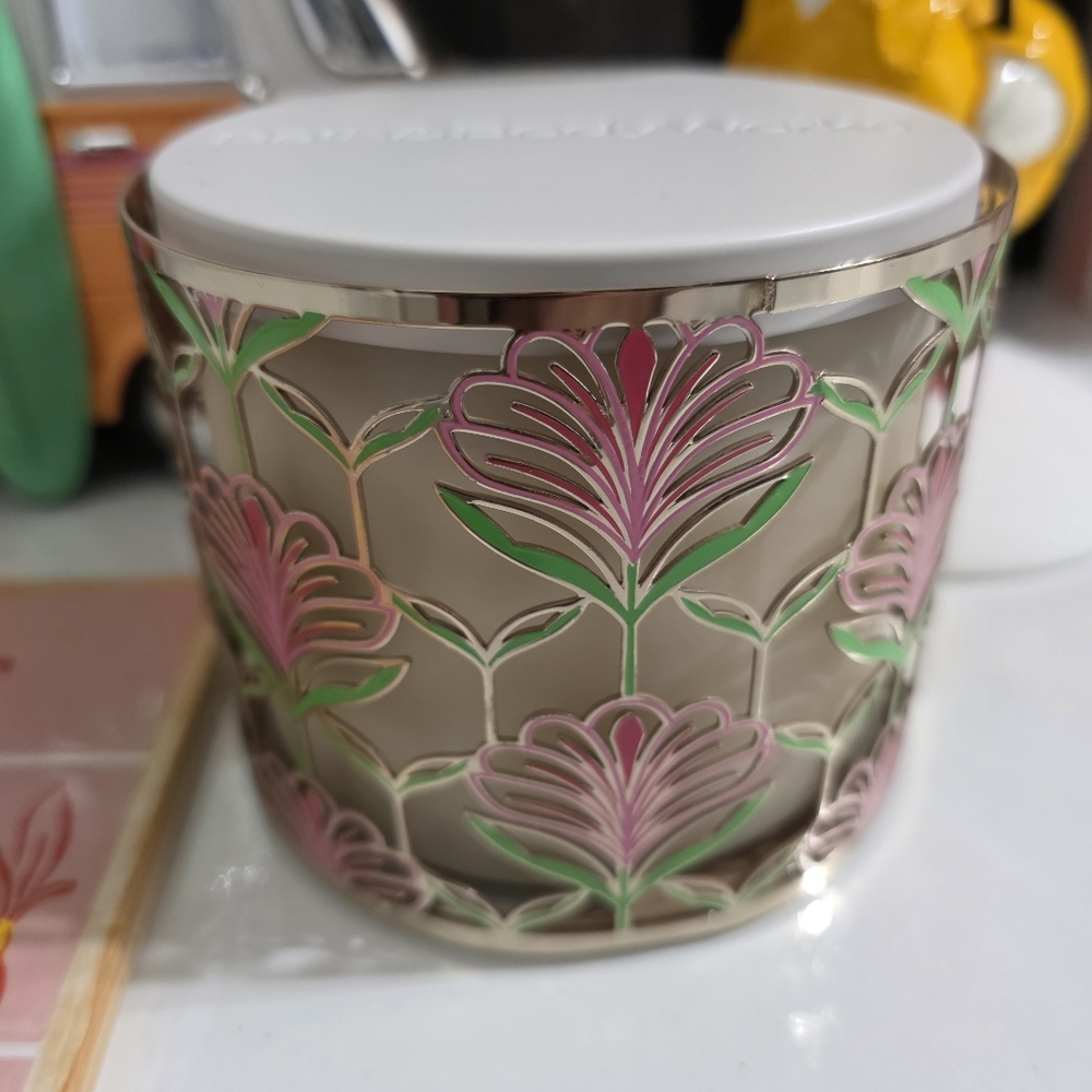 Bath & Body Works Pink Lotus Flower & Green Leaf Metal 3 Wick Candle Holder NEW - Picture 6 of 9